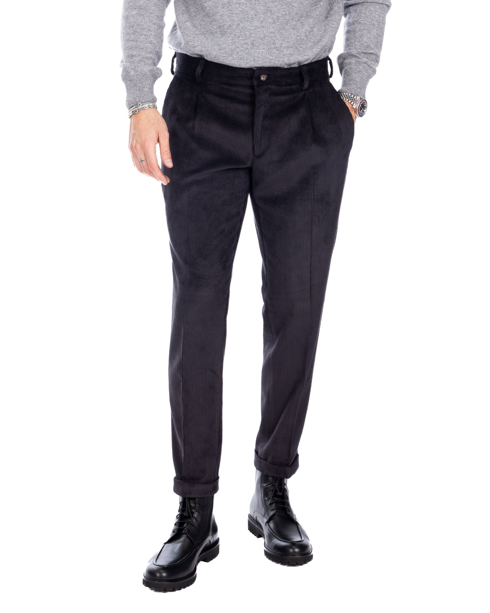 Lodi - black trousers with velvet pleats