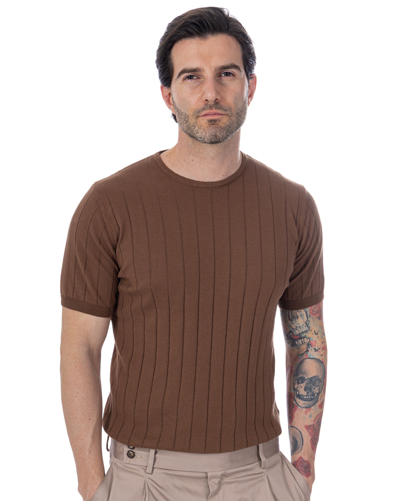 Adriano - T-shirt en maille côtelée marron foncé