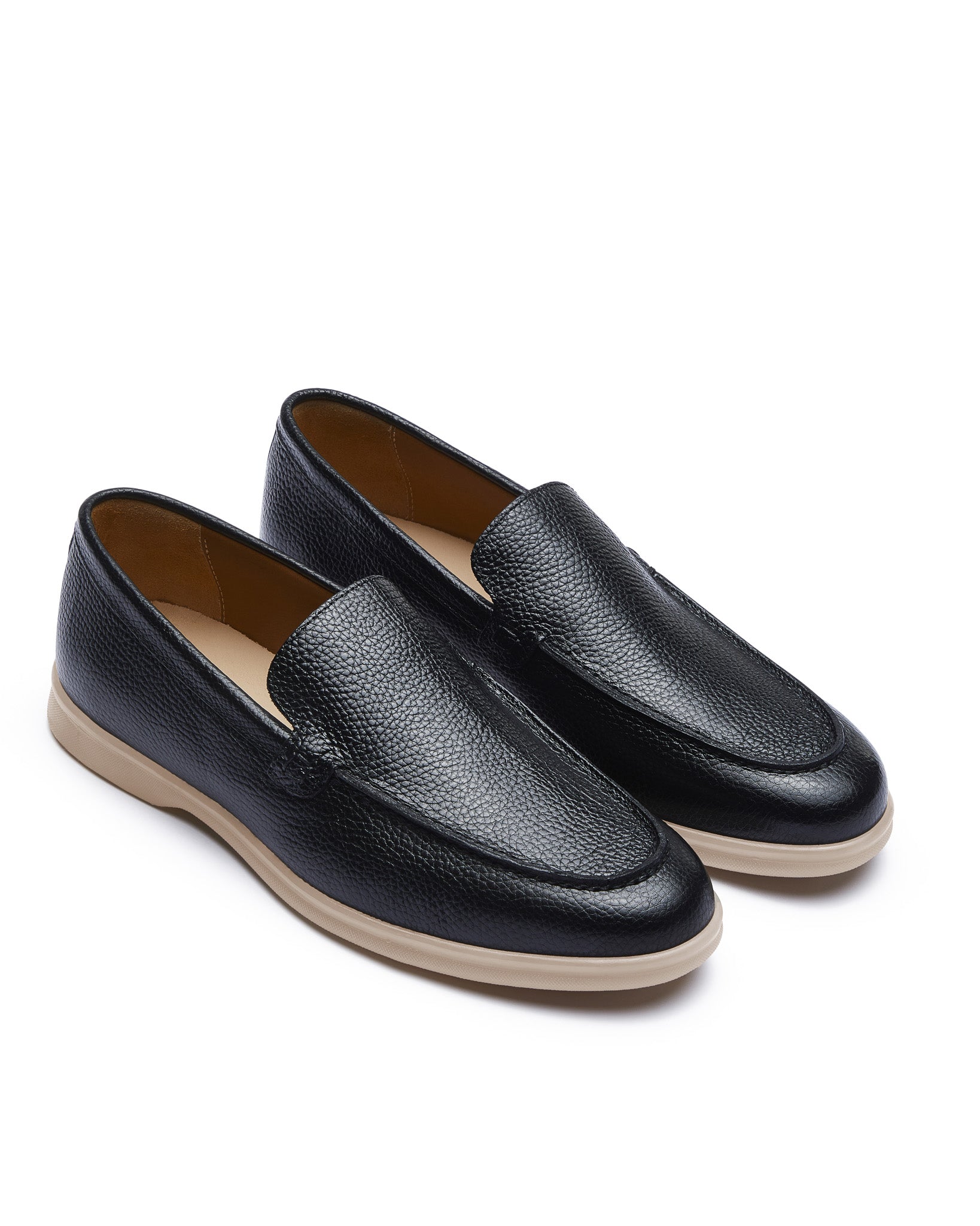 Pier black leather loafer