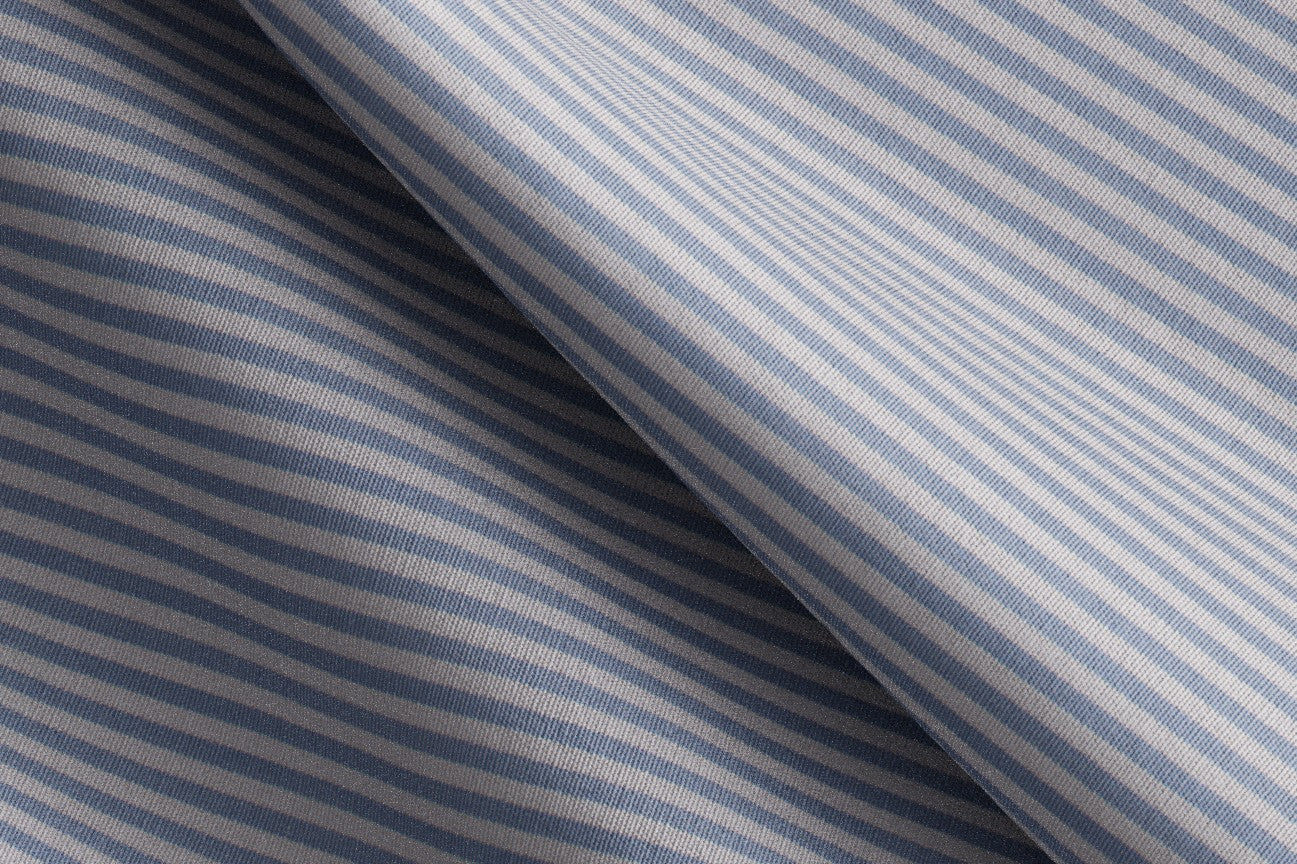 Chemise ajustée en coton à rayures bleu clair