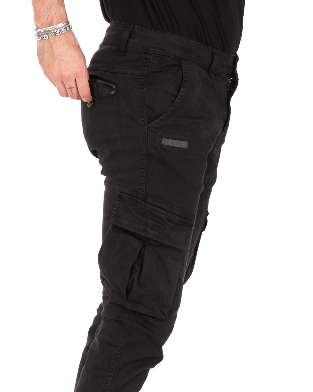 Roy - black cargo trousers