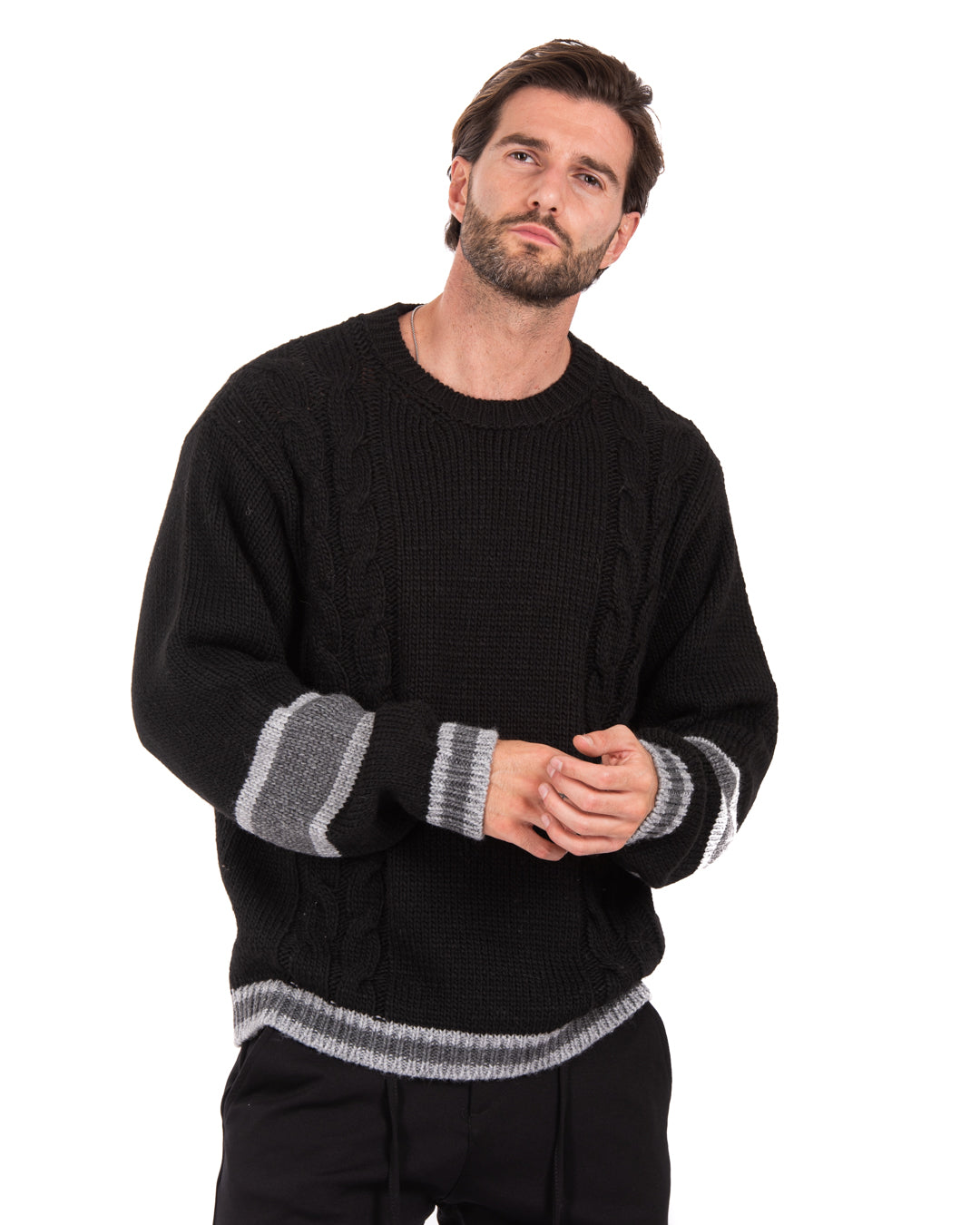 Edam - maglione nero con trecce laterali