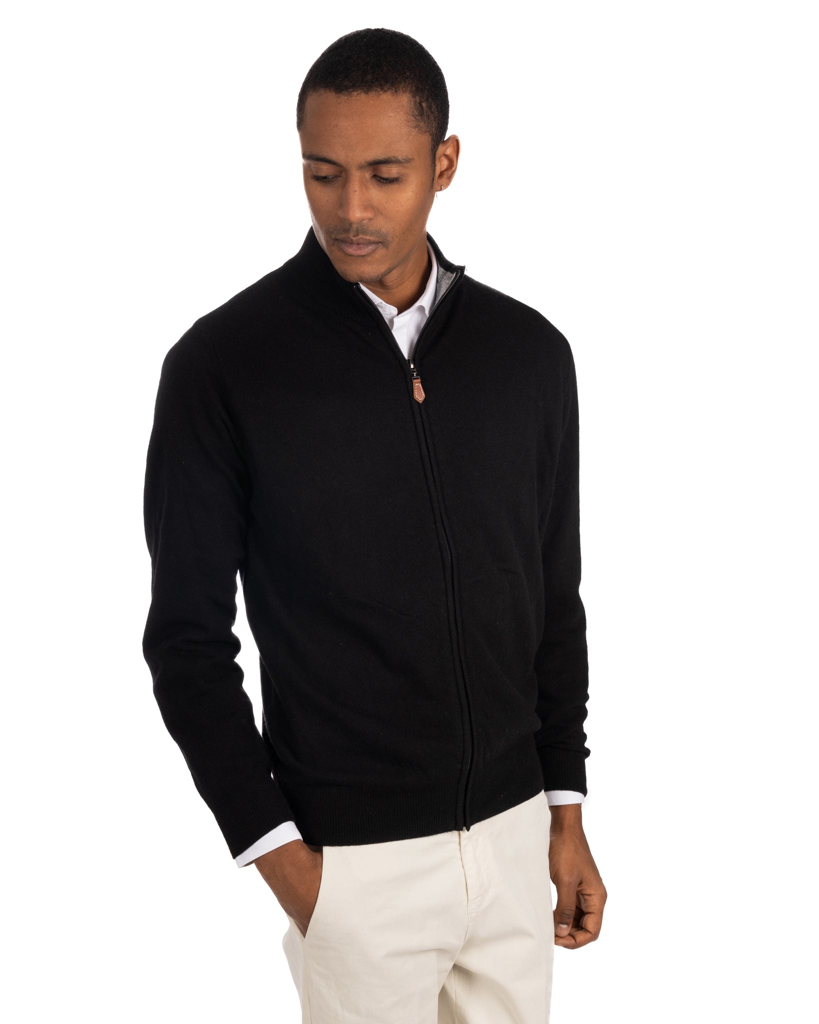 Matt - black full zip sweater in cashmere blend