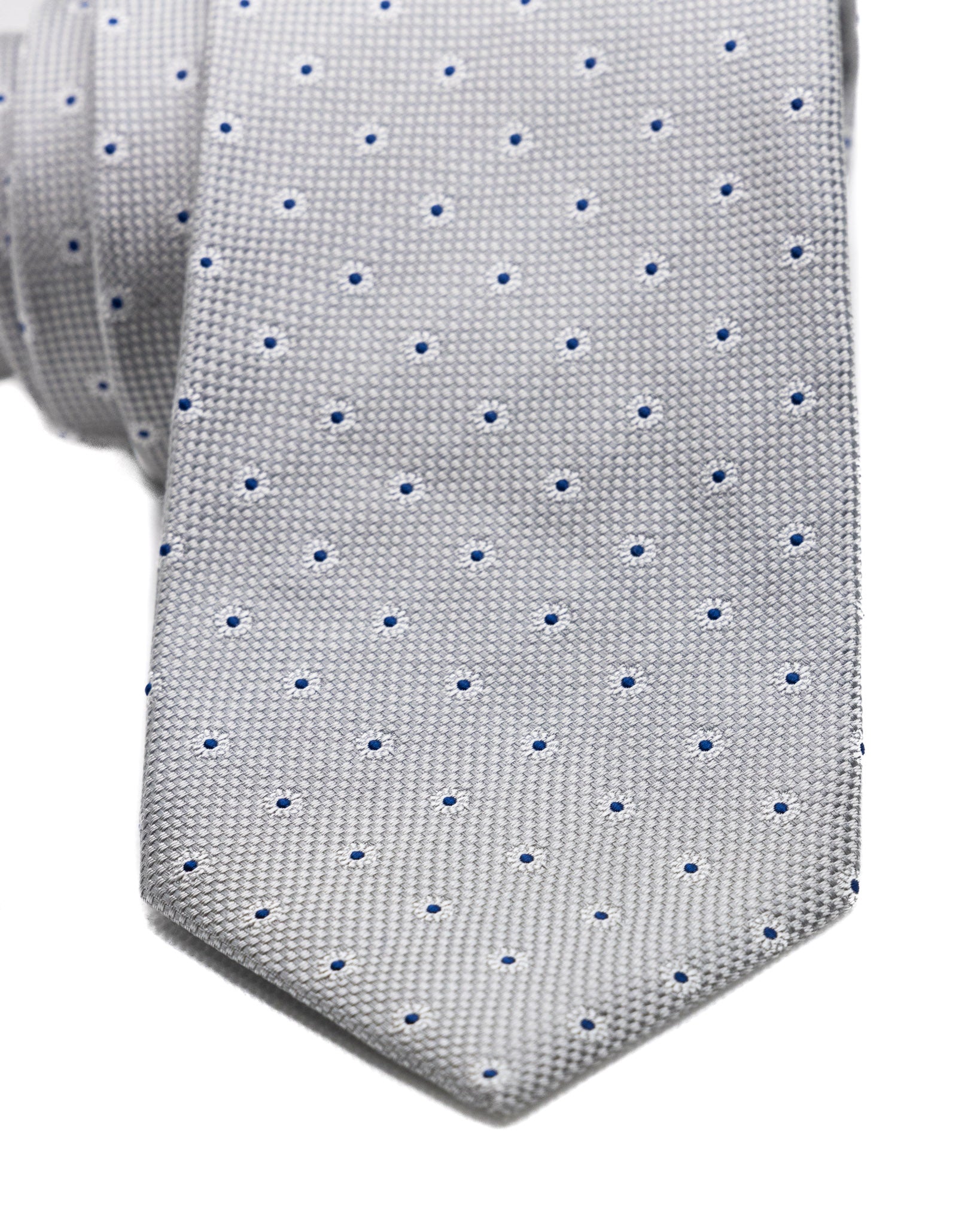 Cravate - en soie grise avec motifs en relief