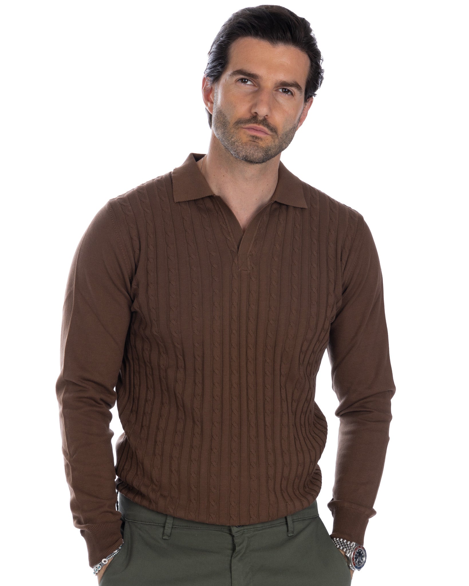 Matteo - tobacco sweater with braids