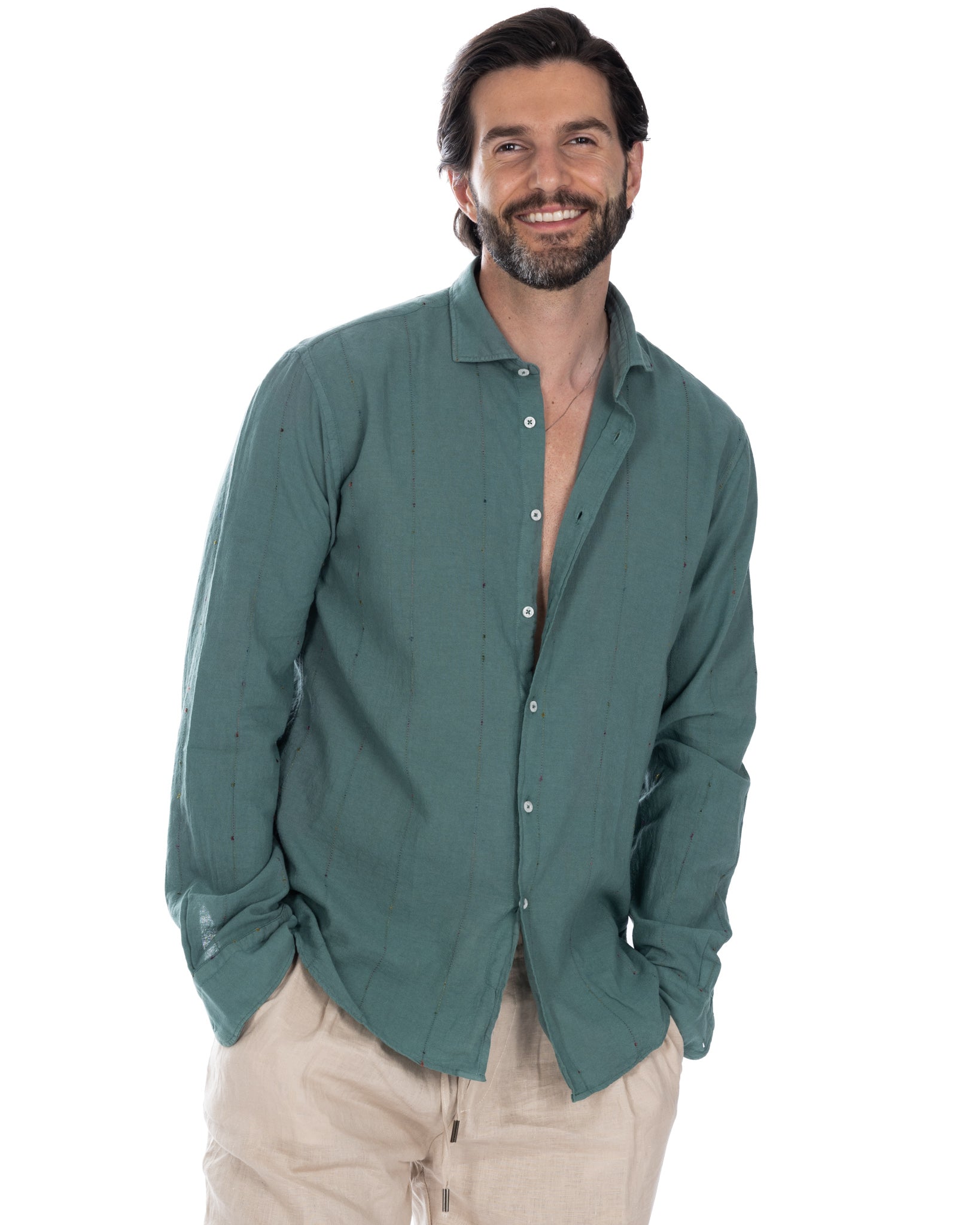 Arcobaleno - camicia verde con ricami