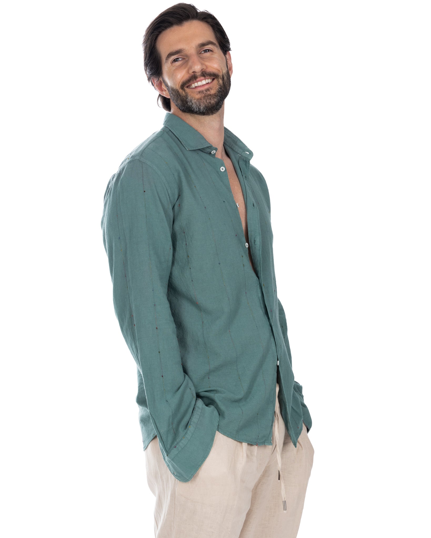 Arcobaleno - camicia verde con ricami