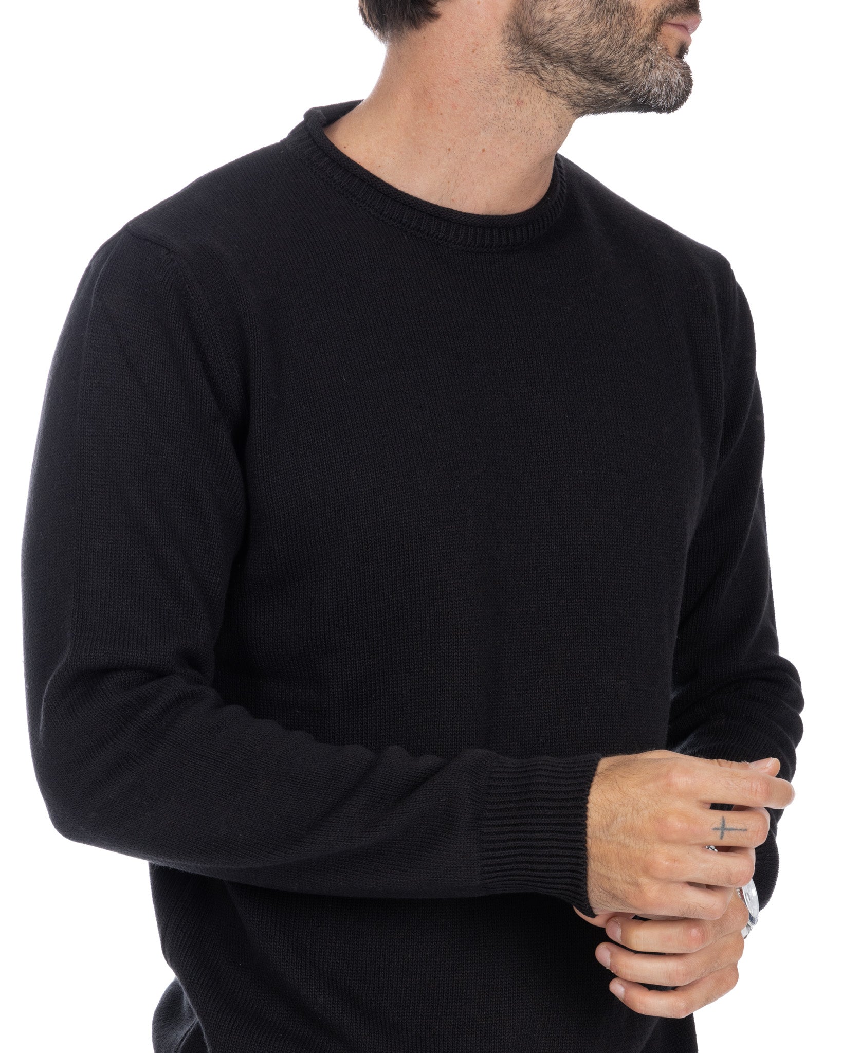 Adak - black crew neck sweater