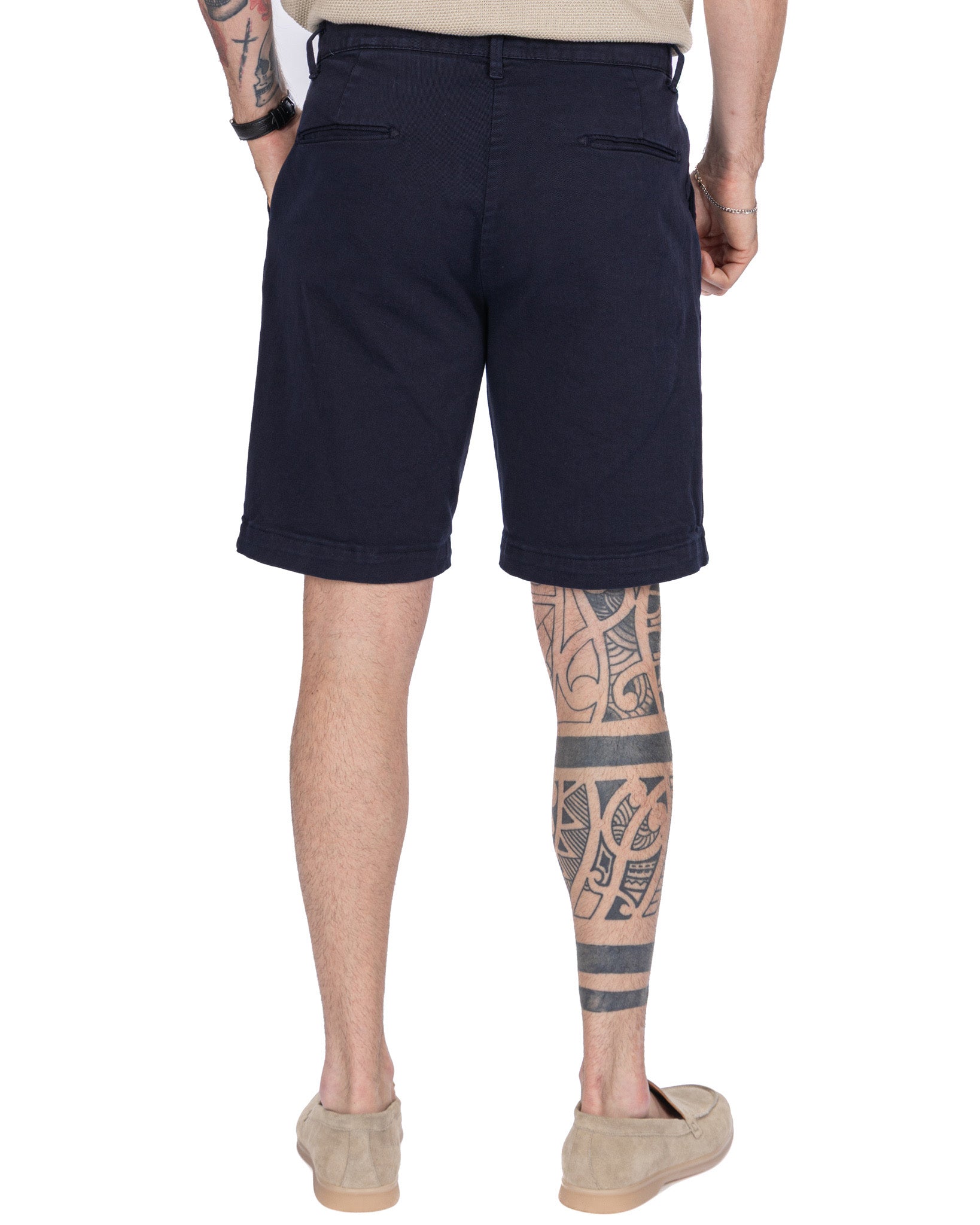 Easton - High-waisted blue bermuda shorts with pleats