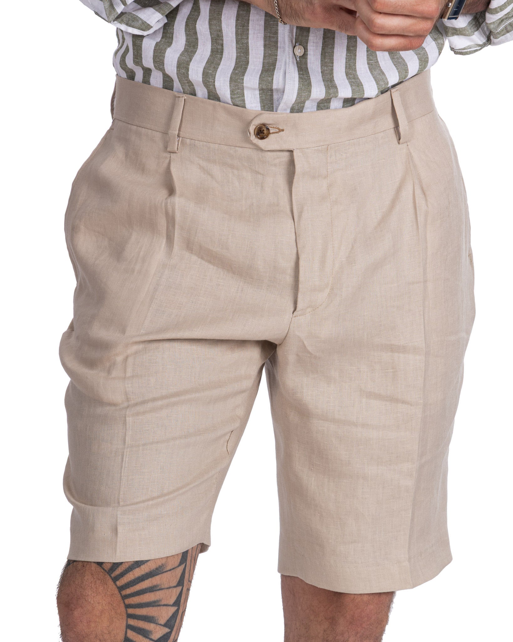 Rowan - high-waisted bermuda shorts with string pleats
