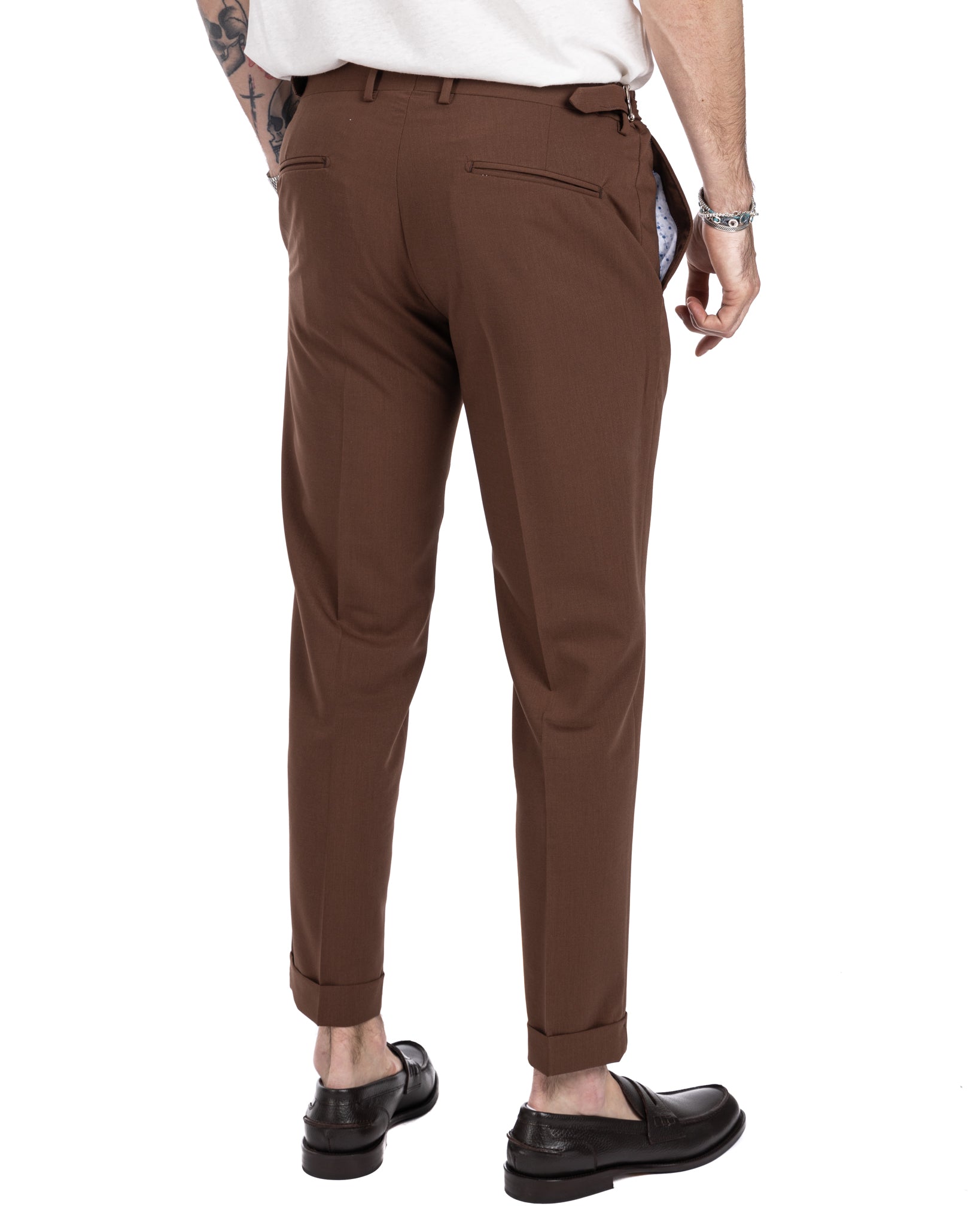 Trani - trousers with dark brown buckles